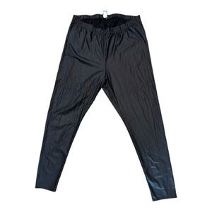 Torrid Women's Black Shiny Faux Leather Leggings Size 2X NWT